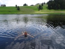Schwimmerin im Schwendisee